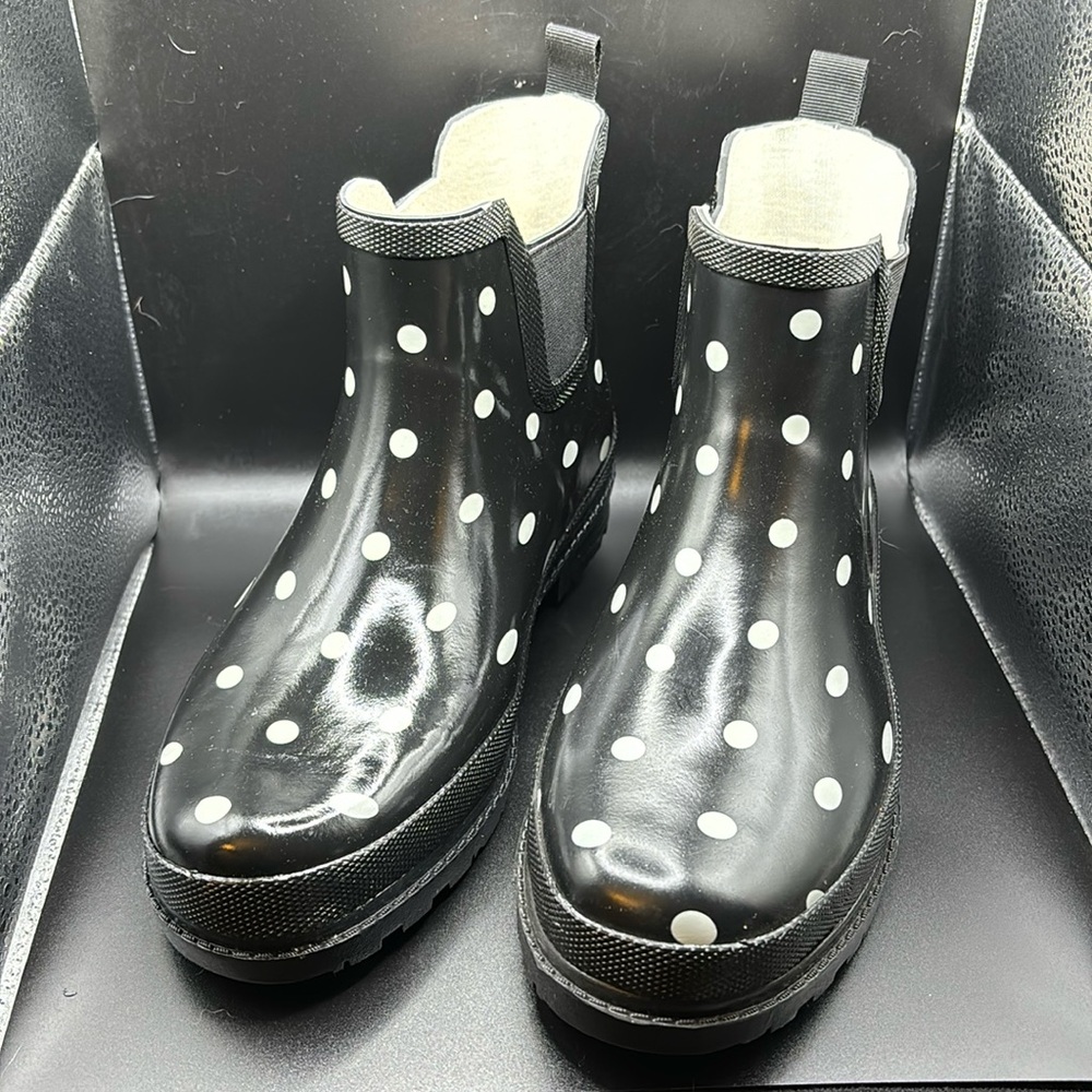 Black and white polka dot rubber boots size 9. NEVER WORN in original box